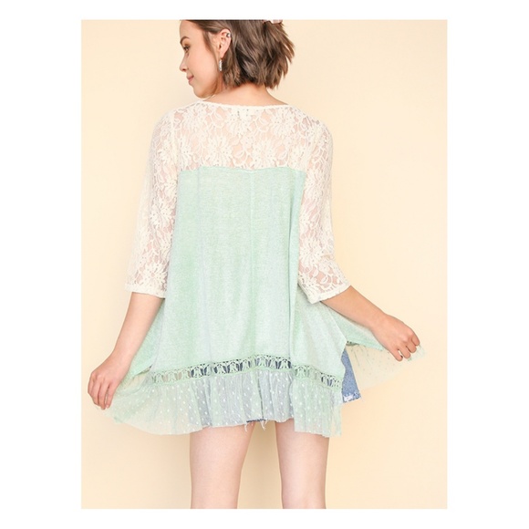 Springtime In The City Lace Sleeve Blouse - Picture 3 of 8